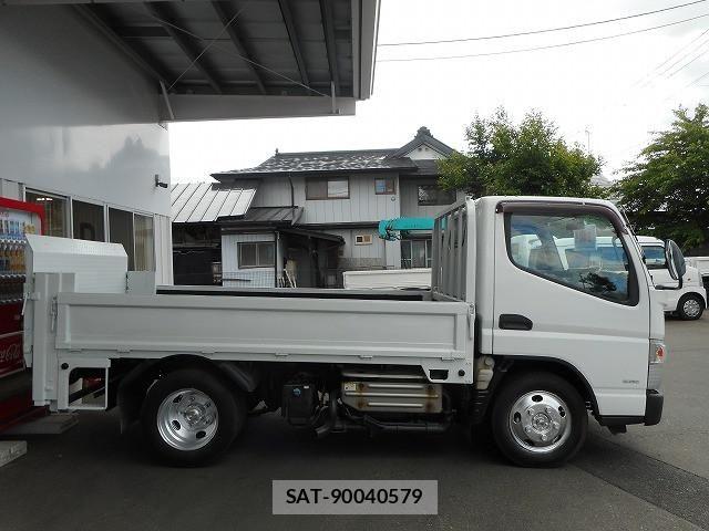 Mitsubishi CANTER 2017-03 7499841-3