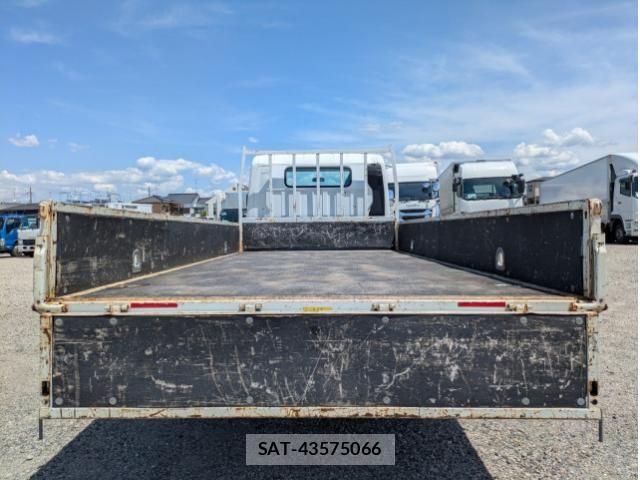 Mitsubishi CANTER 2018-04 7499835-9