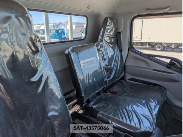 Mitsubishi CANTER 2018-04 7499835-25