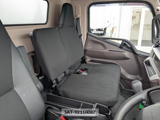 Mitsubishi CANTER 2025-11 7499794-23