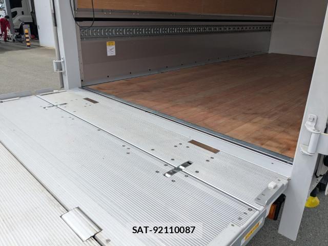 Mitsubishi CANTER 2025-11 7499794-4