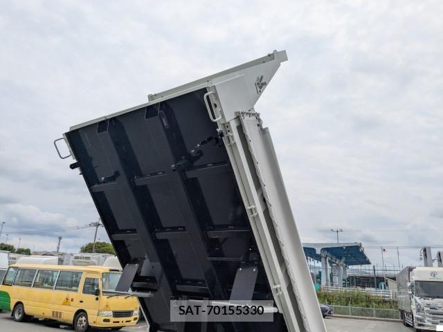 Mitsubishi CANTER 2025-10 7499810-19