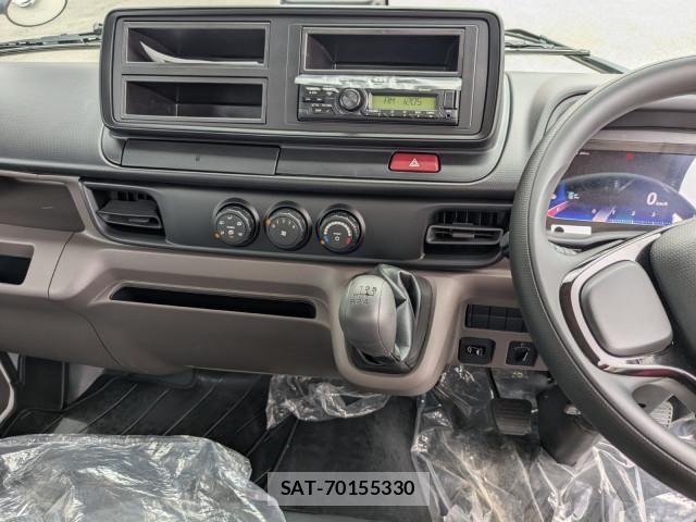 Mitsubishi CANTER 2025-10 7499810-27