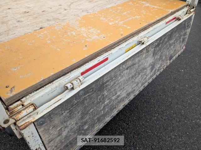 Mitsubishi CANTER 2019-04 7499843-9