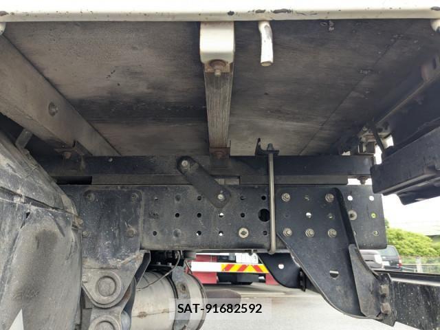 Mitsubishi CANTER 2019-04 7499843-18