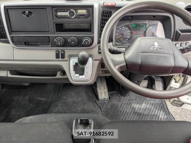 Mitsubishi CANTER 2019-04 7499843-24