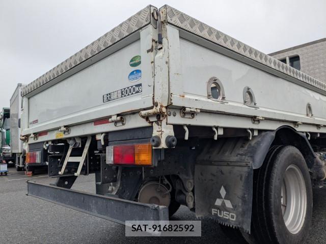 Mitsubishi CANTER 2019-04 7499843-7