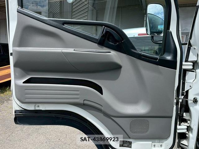Mitsubishi CANTER 2022-12 7499821-22