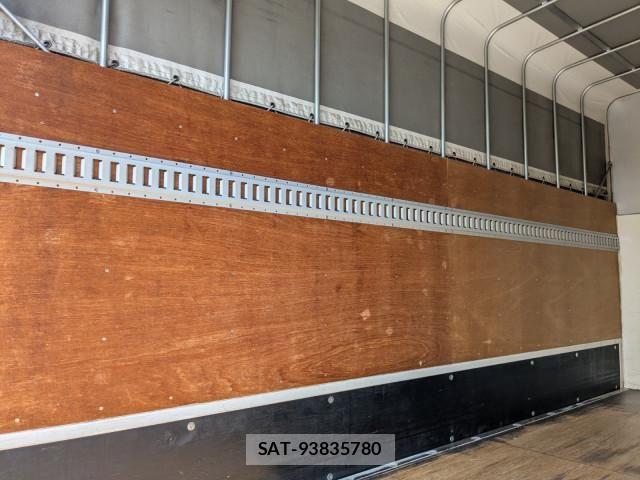 Mitsubishi CANTER 2017-11 7508308-13