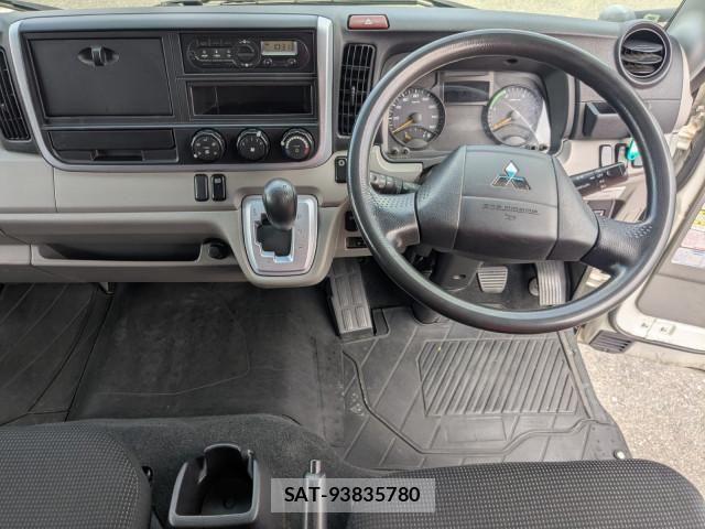 Mitsubishi CANTER 2017-11 7508308-25