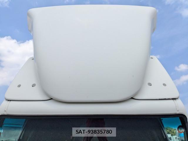 Mitsubishi CANTER 2017-11 7508308-27