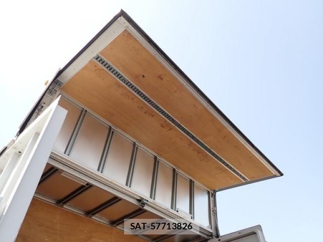Mitsubishi CANTER 2018-03 7499811-18