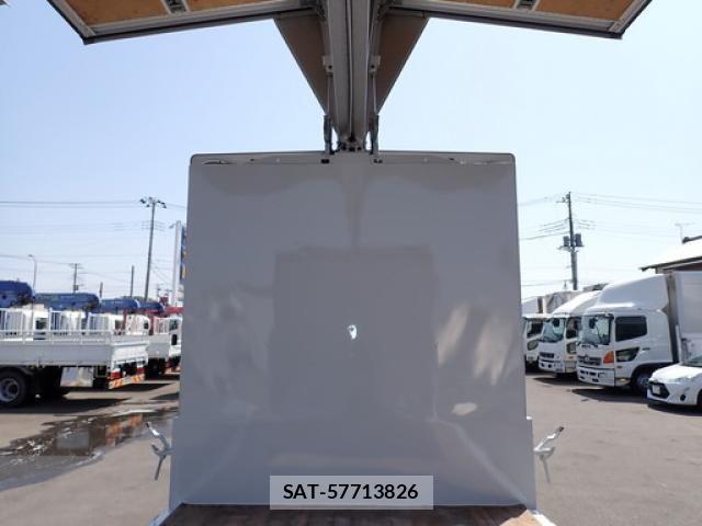 Mitsubishi CANTER 2018-03 7499811-27