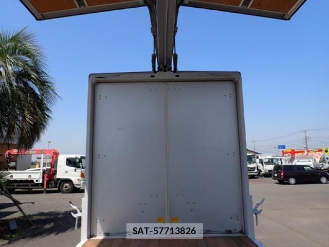 Mitsubishi CANTER 2018-03 7499811-28
