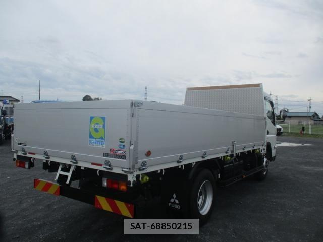 Mitsubishi CANTER 2023-04 7499807-9