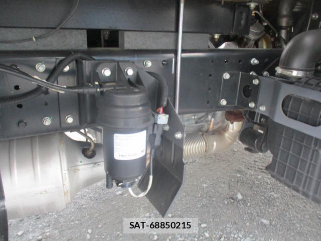 Mitsubishi CANTER 2023-04 7499807-18
