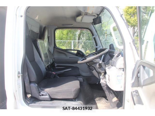 Mitsubishi CANTER 2018-08 7499840-5