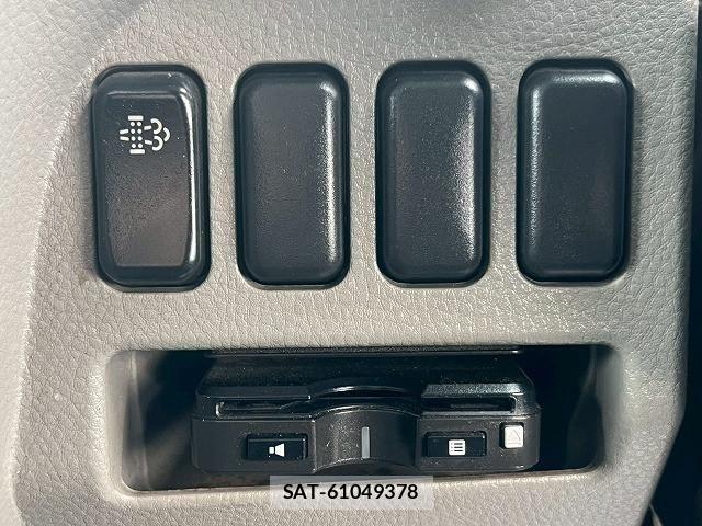 Mitsubishi CANTER 2016-11 7499838-27