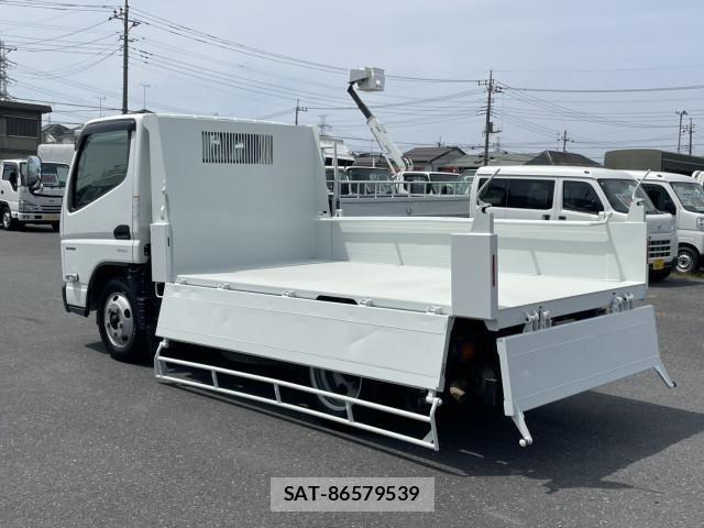Mitsubishi CANTER 2021-07 7499812-9