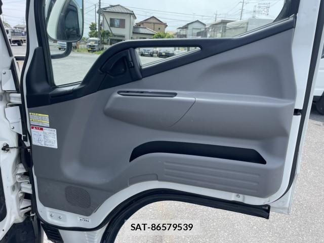 Mitsubishi CANTER 2021-07 7499812-13