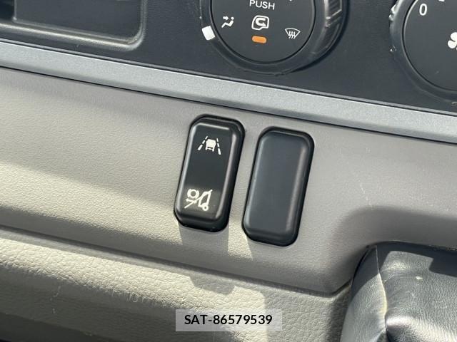 Mitsubishi CANTER 2021-07 7499812-23