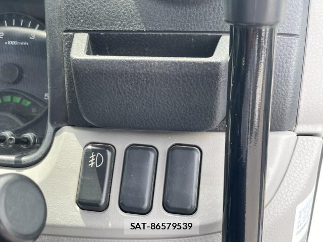 Mitsubishi CANTER 2021-07 7499812-27