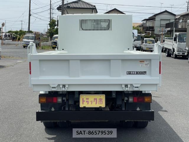 Mitsubishi CANTER 2021-07 7499812-7