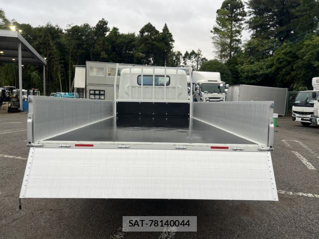 Mitsubishi CANTER 2026-01 7499803-9