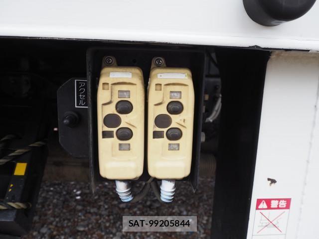 Mitsubishi CANTER 2014-11 7499817-19