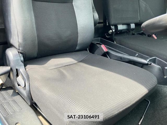 Mitsubishi CANTER 2016-07 7508307-16
