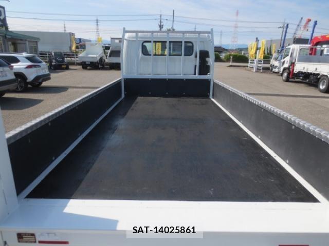 Mitsubishi CANTER 2023-07 7499805-9