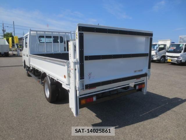 Mitsubishi CANTER 2023-07 7499805-4