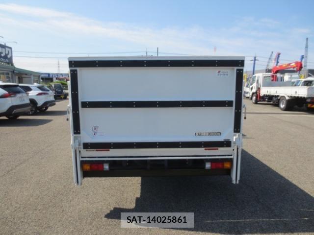 Mitsubishi CANTER 2023-07 7499805-6