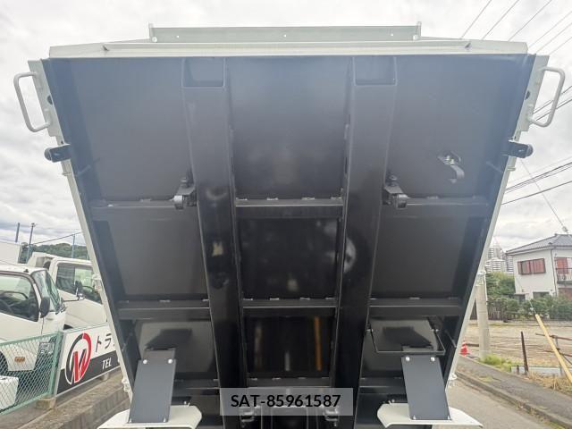 Mitsubishi CANTER 2025-06 7499806-12