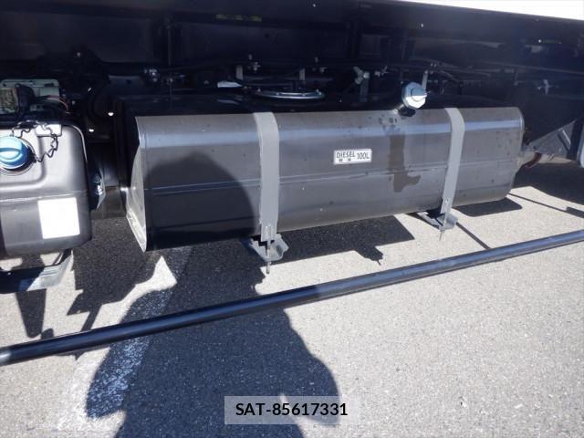 Mitsubishi CANTER 2023-06 7499800-17