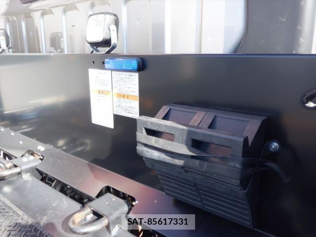 Mitsubishi CANTER 2023-06 7499800-19