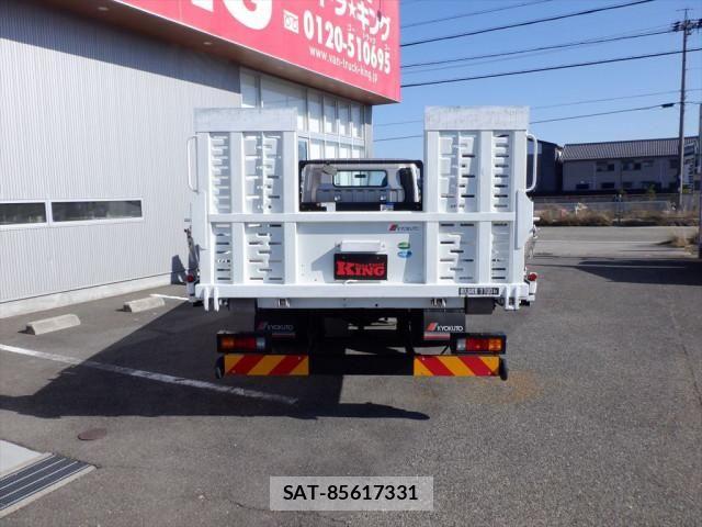 Mitsubishi CANTER 2023-06 7499800-3