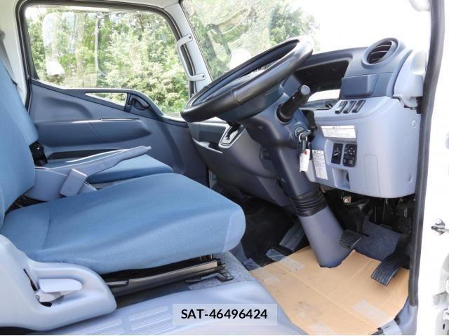 Mitsubishi CANTER 2016-04 7561913-19