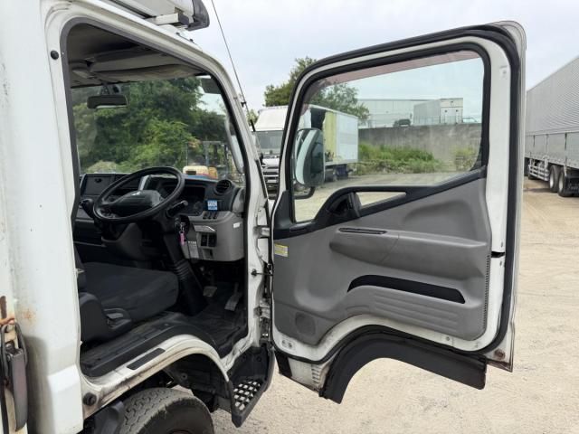 Mitsubishi CANTER 2017-03 7606807-25