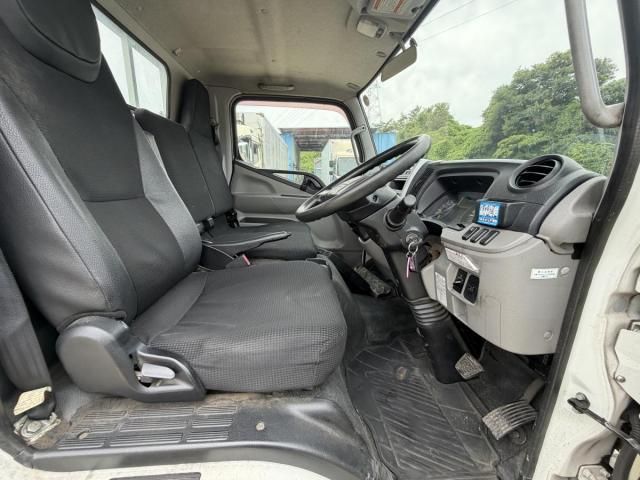 Mitsubishi CANTER 2017-03 7606807-26