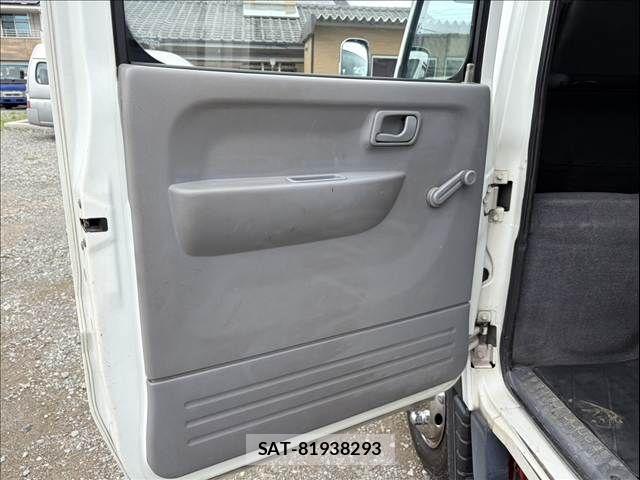 Mitsubishi CANTER 2014-03 7615389-24