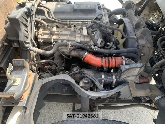 Mitsubishi CANTER 2017-04 7615388-17