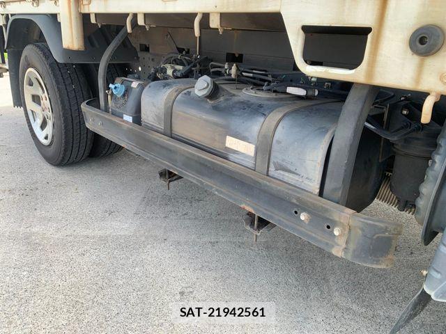 Mitsubishi CANTER 2017-04 7615388-26