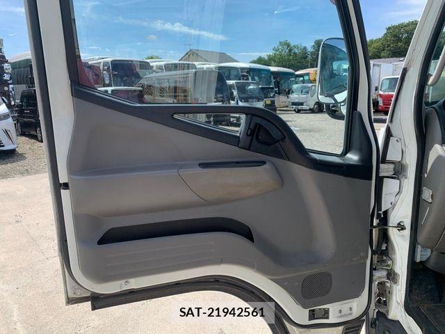 Mitsubishi CANTER 2017-04 7615388-6