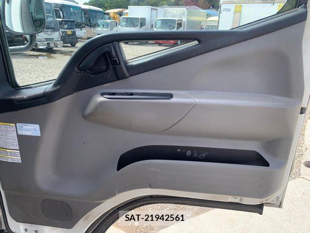 Mitsubishi CANTER 2017-04 7615388-7