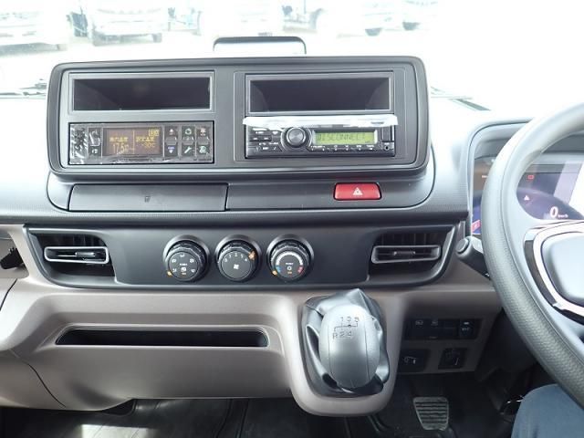 Mitsubishi CANTER 2025-10 7606796-15