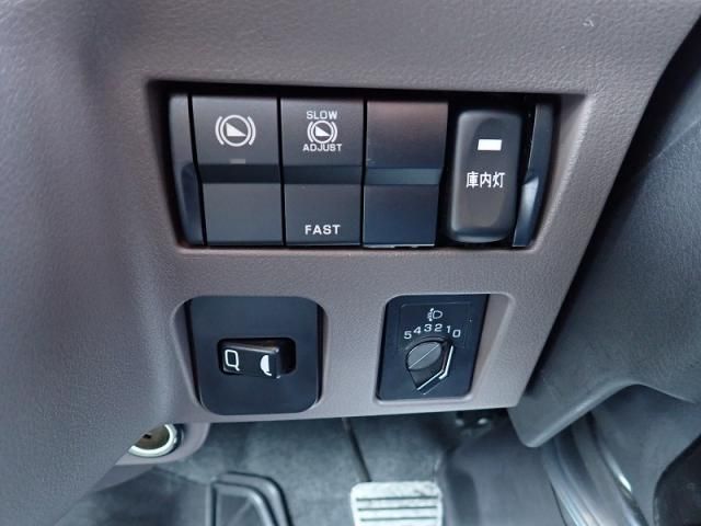 Mitsubishi CANTER 2025-10 7606796-17