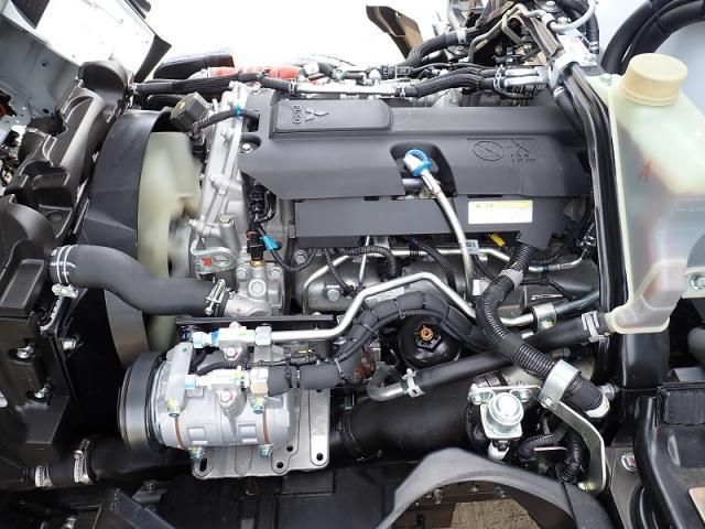 Mitsubishi CANTER 2025-10 7606796-26