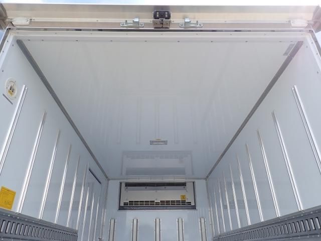 Mitsubishi CANTER 2025-10 7606796-8