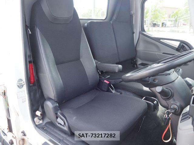 Mitsubishi CANTER 2016-08 7615386-18